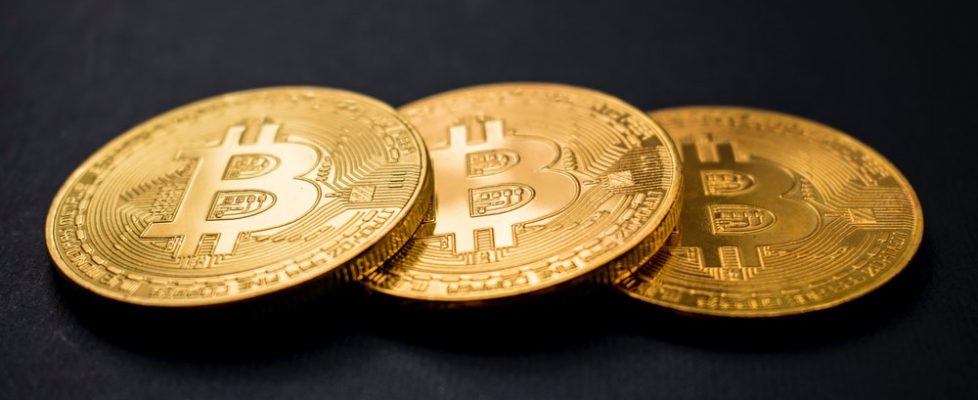 Vad skiljer investeringar i kryptovalutor åt gentemot investeringar i aktier?
